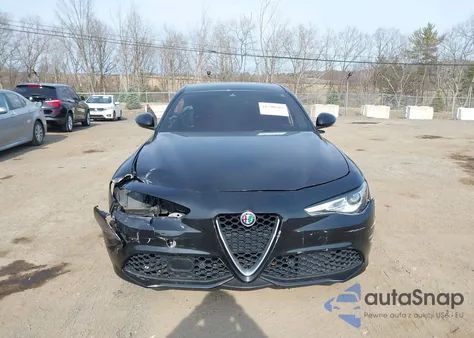 2017 Alfa Romeo Giulia Ti Awd z USA, uszkodzony, nr VIN ZARFAEEN1H7540670